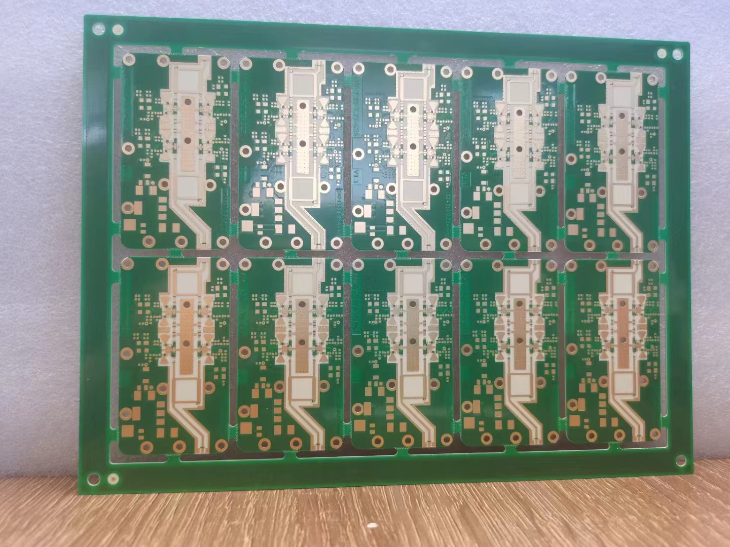 Rogers&FR4 hybrid board(图1)